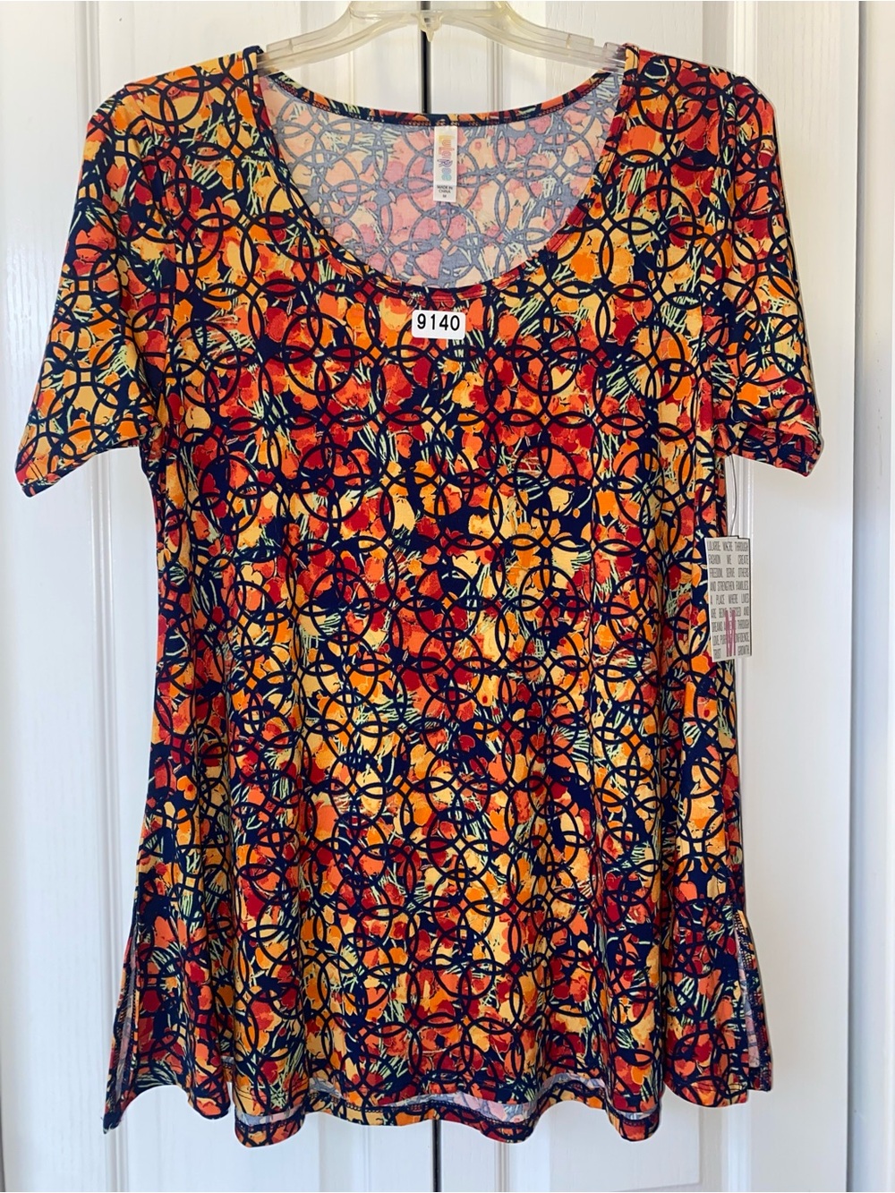 9140 - NWT LuLaRoe Perfect T Medium Top